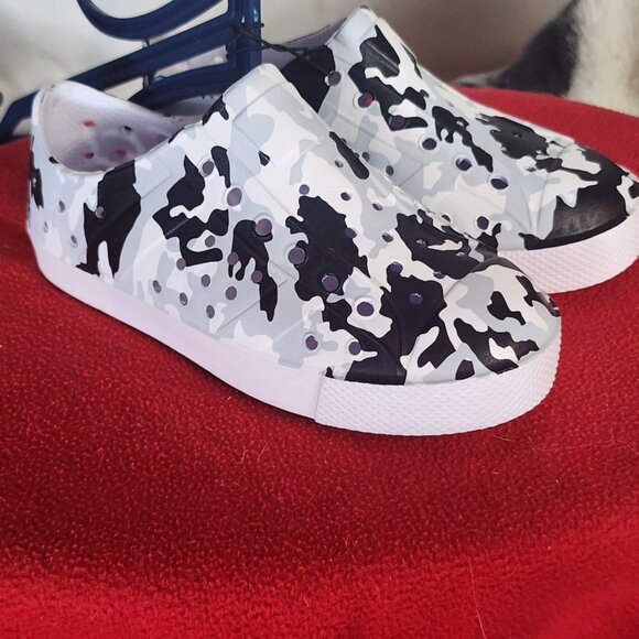 DSG Youth White Gray and Black Camo Non Marking Sole EVA Slip On Shoes Size 11K - Picture 3 of 16